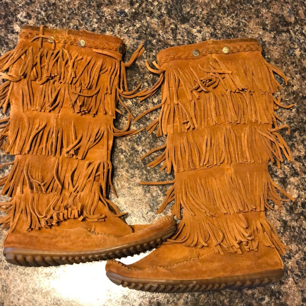 Minnetonka fringe boots